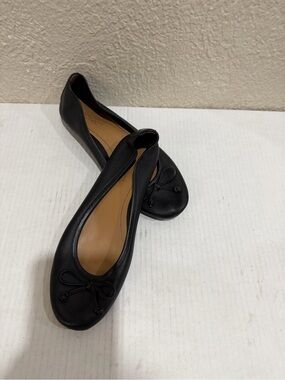 Vionic Black Leather Ballet Flats with Knotted Bow